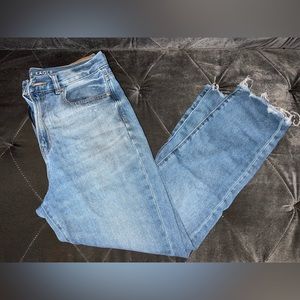AE Mom Jeans Size 8 Regular